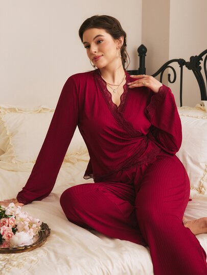 Côtesoire Elegant Romantic Lace Patchwork Open Front Tie-Up Jacquard Ribbed Knit Burgundy Plus Size Women's Top And Pants Pajama Set