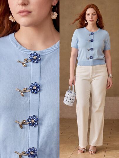 MOTF PREMIUM SPRING/SUMMER GENTLE EXQUISITE COMMUTE DATE HIGH-END KNIT HEAVY WORK 3D FLORAL RHINESTONE EMBELLISHED WAIST-CINCHING SLIMMING SHORT CREW NECK SHORT SLEEVE LIGHT BLUE WOMEN'S PULLOVER KNIT TOP