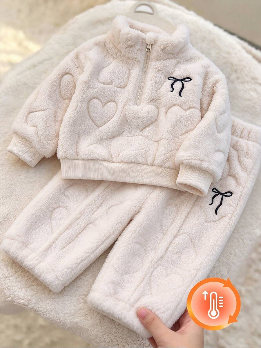 SHEIN 2件組女嬰幼兒可愛奶油色壓紋愛心蝴蝶結半拉鍊毛絨長袖立領加厚休閒運動衫褲套裝,適合冬季與秋季節日穿著 - 白色 - 查看 1