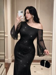 Vibekara Gaun Wanita Model Ekor Ikan dengan Bahu Asimetris dan Hiasan Berlian Imitasi, Gaun Malam Panjang Model Bodycon Jala dengan Lengan Bergelombang yang Menawan - Hitam - View 6