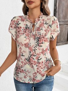 SHEIN Clasi 大码女式印花荷叶边系领短泡泡袖衬衫，2026年嘉年华服装春假夏季度假优雅衬衫 - 彩色 - 查看 6