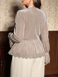 Velvienne Áo sơ mi nữ size lớn màu xám phong cách Pháp vintage thanh lịch quyến rũ, chất nhung, chiết eo, gấu bèo nhún, cổ chữ V sâu phối ren, đi chơi hẹn hò mùa thu - Xám - Xem 2