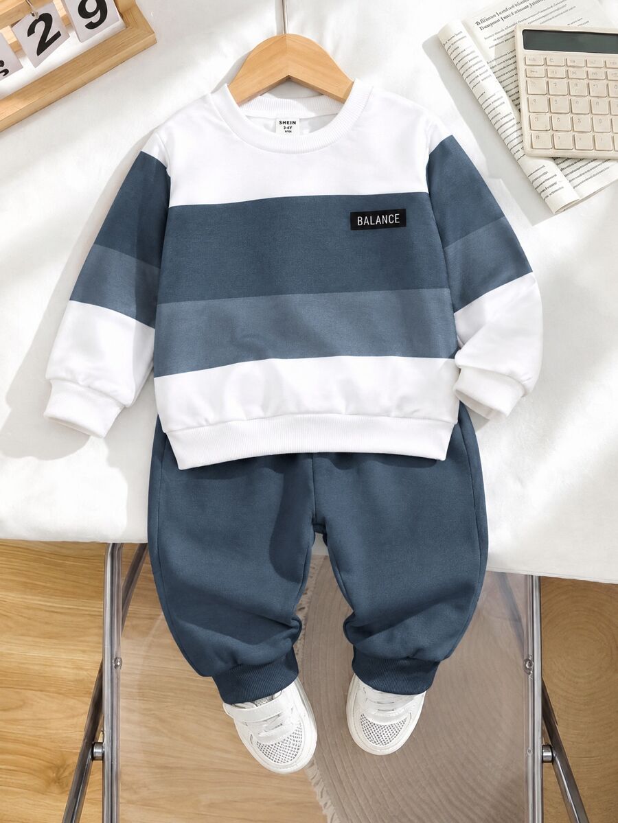 SHEIN Young Boy Casual Comfortable Fashion Minimalist Round Neck Short Sleeve Long Pants T-Shirt Set, Classic Cool Square Split Pattern Print, Cool Exquisite Small Logo Text Pattern Print, Suitable For Autumn/Winter Back To School Season