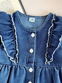 SHEIN 1 buah Gaun Denim Berkerut untuk Balita Perempuan, Gaun Putri Manis Biru Denim dengan Kancing dan Hiasan Berkerut, Lengan Panjang Berlipat, Leher Bulat, Cocok untuk Pesta Ulang Tahun, Liburan Musim Gugur, dan Nyaman. - Light Wash - View 5