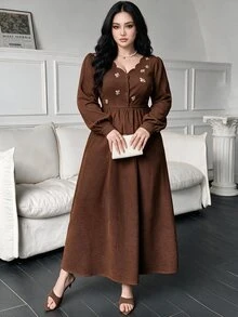 Feyla Plus Size Vintage Embroidered Button Long Sleeve Pleated Dress - Coffee Brown - View 3