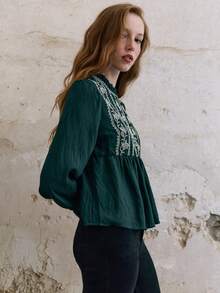 Nöista Áo blouse nữ màu xanh lá có thêu trước ngực, tạo độ phồng ở đường eo, phù hợp cho phong cách thường ngày, trang phục hằng ngày cho mùa thu đông - Màu xanh lá cây đậm - Xem 1