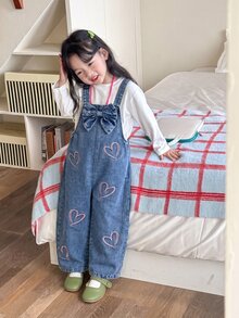 Genkimix Kids 女童西式牛仔女牛仔嬰兒藍牛仔吊帶褲，愛心刺繡，蝴蝶結裝飾，寬鬆直筒褲腿，秋季 - 中等水洗藍 - 查看 1