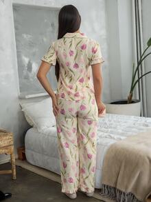 Andrea Bello 女士花卉印花泡泡纱翻领单排扣短袖上衣和裤子睡衣套装，春夏 - 彩色 - 查看 2