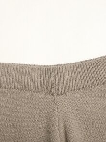 SHEIN طقم محبوك أنيق باللون البني للفتيات المراهقات، كنزة وبنطلون بتصميم كتل لونية سوداء للعودة إلى المدرسة في فصل الخريف، 2 قطعة/طقم للأطفال - كاكي - مشاهدة 6