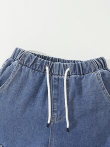 SHEIN 青少年男孩水藍色牛仔工裝褲，開學季街頭風寬鬆多口袋全鬆緊腰抽繩束口休閒校園褲，秋冬款 - 中等水洗藍 - 查看 4