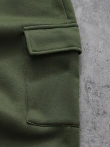 SHEIN 2件組男孩連帽衛衣與運動長褲套裝，秋冬必備，高級軍綠色極簡高街風，抓絨內裡套頭衛衣搭配同款慢跑褲，柔軟舒適面料，時尚版型，新品上市，適合多季節與多場合 - 軍綠色 - 查看 6