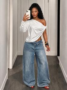 BamGleam This Loose Knotted T-Shirt Features A Modern Asymmetrical Design, Perfect For A Slimming Effect - White - View 2