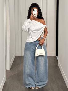 BamGleam This Loose Knotted T-Shirt Features A Modern Asymmetrical Design, Perfect For A Slimming Effect - White - View 9