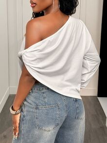 BamGleam This Loose Knotted T-Shirt Features A Modern Asymmetrical Design, Perfect For A Slimming Effect - White - View 3