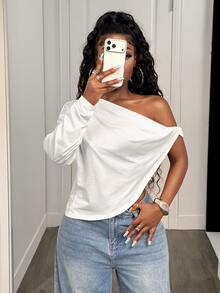 BamGleam This Loose Knotted T-Shirt Features A Modern Asymmetrical Design, Perfect For A Slimming Effect - White - View 4