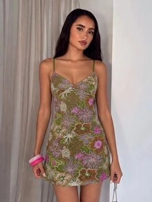 Glamine 新款女款多色亮片拼接性感熱帶露背繫帶迷你修身掛脖洋裝，高級刺繡裙擺，優雅約會外訪派對穿搭 - 綠色 - 查看 4