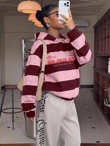 Muchica 休閒學院風酒紅與粉色條紋字母印花女款寬鬆長袖連帽衛衣，適合秋冬，秋冬風格，適合日常通勤、約會、聚會、秋冬、夏季、派對、婚禮、海灘、畢業典禮等場合，優雅休閒，適合外出、Y2K風格、音樂節等場合 - 彩色 - 查看 4