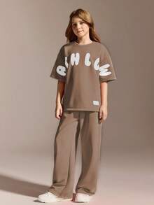 SHEIN Tween GirlsCasual Sports Set,Brown,Chocolatebrown,Summer,School,Loose Oversized Round Neck T-Shirt Paired With Relaxed Pants,Soft Skin-Friendly Fabric - Brown - View 6
