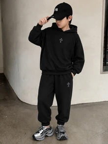 SHEIN 男童連帽衛衣運動褲套裝，冬季返校款，黑色極簡寬鬆，長袖套頭衫，暗黑哥德風，休閒萬聖節運動風 - 黑色 - 查看 4