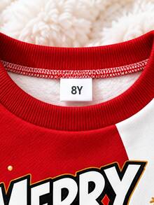 Set Sweatshirt Anak Laki-Laki (Ukuran Besar), Atasan Sweatshirt Blok Warna Merah dan Putih dengan Kerah dan Manset Bergaris, Gambar Truk Pickup Merah Membawa Pohon Natal dengan Teks SELAMAT NATAL dan Dekorasi Kepingan Salju/Bintang, Celana Jogger Merah dengan Slogan Natal Bahasa Inggris yang Serasi di Samping dan Manset Bergaris - MultiWarna - View 4