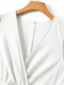 GlowEve CURVE Plus Size Women's Elegant Solid Color V-Neck Sleeveless Gold Decor Waist Buckle Cinched Waist Wide Leg Jumpsuit, Suitable For Spring/Summer Commuting And Daily Wear - Black and White - View 4