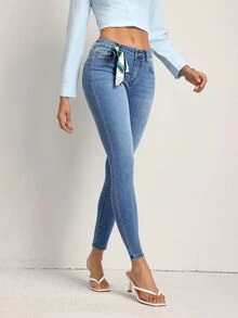 SHEIN Tall بنطلون جينز نسائي قصير بقصة ضيقة وجيوب بأزرار بأسلوب شارع مثير - الأزرق - مشاهدة 4