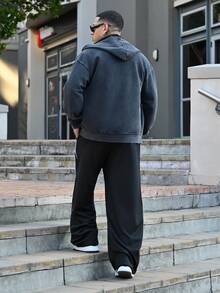 Devon Thys 男士休闲宽松拼接运动裤，百搭实用，适合街头风、日常休闲、周末郊游、音乐节、社交聚会等各种场合。这款裤子是男士衣橱中必备的百搭单品，也是送给男友或老公的绝佳礼物。阔腿设计 - 黑色 - 查看 2