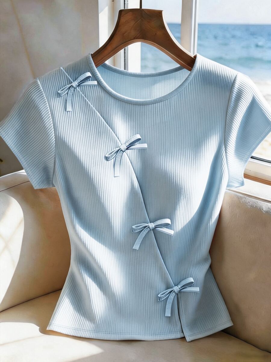 SHEIN Franclia 女款圓領蝴蝶結裝飾短袖T恤,復活節,夏季,女款優雅上衣,度假,通勤上衣,日常 - 藍色 - 查看 1