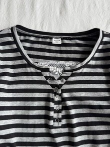 SHEIN Teen Girls T-Shirts Autumn Half-Open Eyelet Lace 2 In 1 Long Sleeve Black & Grey Striped T-Shirt - Grey - View 3