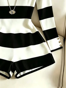 SHEIN Franclia 女款圓領條紋鈕扣長袖修身連身褲 夏季休閒度假裝 六月節慶 美國日沙灘穿搭 畢業外出上衣 優雅休閒上衣 鄉村風條紋修身黑色連身褲 - 黑與白 - 查看 4