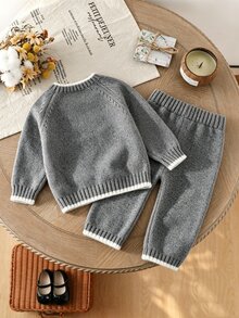 SHEIN 女嬰灰色針織毛衣套裝，圓領長袖，雛菊刺繡，羅紋袖口，附長褲 - 灰色 - 查看 1