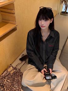 K-Vae 女款炭灰色刺繡襯衫韓版小眾百搭上衣 時尚休閒早午餐秋季款 - 黑色 - 查看 1