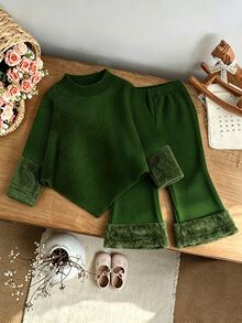 SHEIN Playful Pals 女嬰深綠色假領不對稱針織兩件套服裝，毛茸茸絨毛拼接袖口與喇叭褲腳，聖誕節 - 墨綠色 - 查看 4