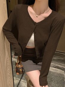 DAZY 女式纯色圆领休闲前扣 T 恤，秋季服装学院风上衣长袖女式上衣 - 咖啡棕 - 查看 3