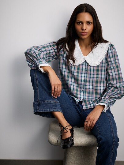 Nöista Green Plaid Blouse With A Cute Collar. Puff Sleeves And Button Front. Feminine, Playful And Vintage Inspired. A Charming Piece For Everyday Looks