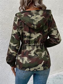 SHEIN LUNE CURVE جاكيت رياضي قصير بقلنسوة وحبل شد للنساء ذوات المقاسات الكبيرة، جاكيت عملي خفيف بقصة فضفاضة وأكمام مكشكشة، معطف كاجوال متعدد الاستخدامات يوفر حماية من الشمس ويمنح مظهراً أنيقاً - متعدد الألوان - مشاهدة 2