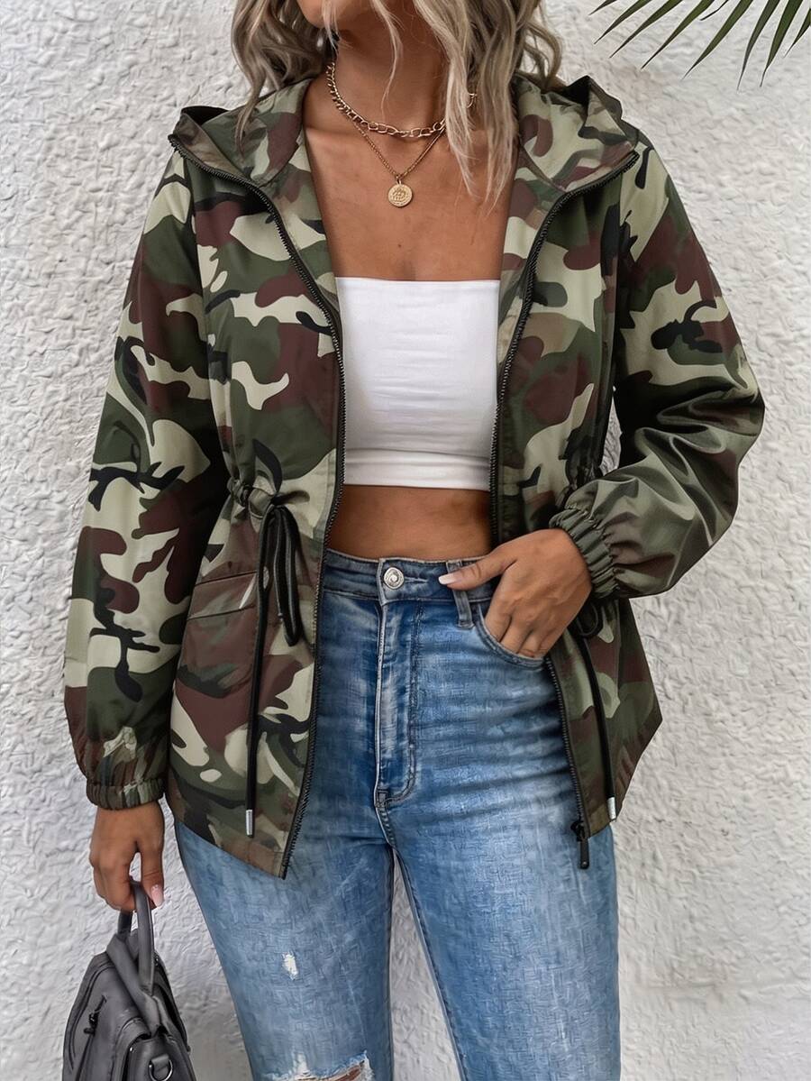 SHEIN LUNE CURVE جاكيت رياضي قصير بقلنسوة وحبل شد للنساء ذوات المقاسات الكبيرة، جاكيت عملي خفيف بقصة فضفاضة وأكمام مكشكشة، معطف كاجوال متعدد الاستخدامات يوفر حماية من الشمس ويمنح مظهراً أنيقاً - متعدد الألوان - مشاهدة 1