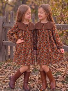 SHEIN Elladie kids 小女孩碎花彼得潘領長袖復古休閒洋裝，適合感恩節家庭假期拍照、日常穿著與旅行 - 棕色 - 查看 1