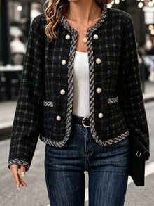 GlowEve CURVE Jaket Pendek Tweed Kasual Elegan Ukuran Plus Wanita untuk Perjalanan Musim Dingin - Hitam - View 6