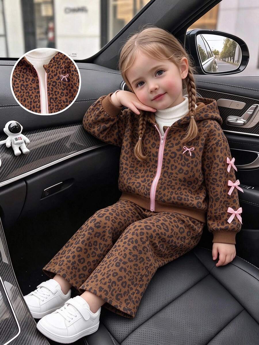 SHEIN 2件組棕色豹紋抓絨內裡針織運動外套，附可愛粉色蝴蝶結刺繡與寬腿長褲，適合女嬰，秋季/冬季穿著，百搭休閒日常穿搭，適用多種場合，聖誕節 - 棕色 - 查看 1