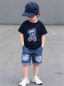 SHEIN Genkimix Kids 2件套男童休闲牛仔熊刺绣短袖圆领T恤和短裤套装，适合日常休闲、运动、上学、户外活动、夏季穿着 - 藏蓝色 - 查看 2