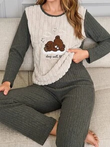 SHEIN طقم بيجامة كاجوال لطيف ومضحك بلون بيج وأخضر داكن بتصميم "النوم على السحب" مطرز من القطيفة مع لوحة مضلعة للاسترخاء - كاكي - مشاهدة 7