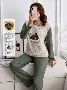 SHEIN طقم بيجامة كاجوال لطيف ومضحك بلون بيج وأخضر داكن بتصميم "النوم على السحب" مطرز من القطيفة مع لوحة مضلعة للاسترخاء - كاكي - مشاهدة 6