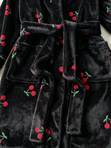 SHEIN 少女睡衣，秋冬新款粉色底紅櫻桃印花長袖連帽睡袍，保暖舒適日常休閒家居服，Ins熱門櫻桃甜美風，適合姐妹穿搭 - 黑色 - 查看 5