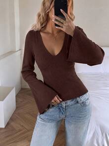 SHEIN EZwear 美式復古深棕色直條紋針織短版上衣，V領喇叭長袖收腰修身顯身材性感內搭底層針織T恤，適合返校季與感恩節 - 棕色 - 查看 5