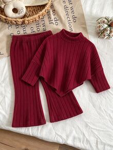 SHEIN Playful Pals 女嬰秋季休閒牛仔女孩T恤套裝，套頭高領針織羅紋刷毛布料酒紅色長袖上衣配喇叭褲，2件套套裝 - 酒紅色 - 查看 5