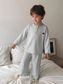 Dazy Kids 小男孩鈕扣半開襟長袖上衣與條紋長褲家居服套裝 - 藍白色 - 查看 5