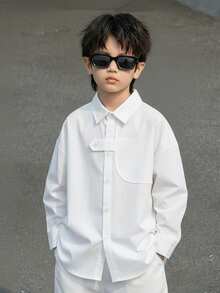 SHEIN Little Byeori 青少年男孩休閒舒適白色長袖襯衫，領口開襟寬鬆基本款冬季上衣，Y2K套裝，夏季返校、學校、正式場合適用 - 白色 - 查看 2