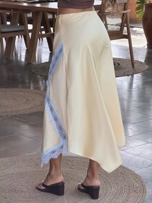 Sindi Myftari 女款優雅淺黃色緞面蕾絲飾邊裙，夏季不對稱開衩度假穿搭，適合海灘、派對、早午餐、婚禮賓客 - 黃色 - 查看 2