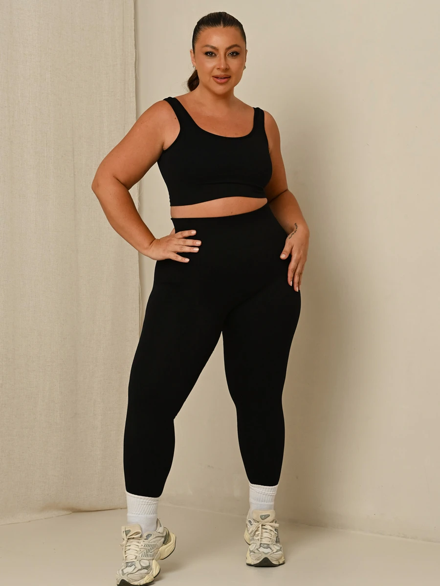 Lele Munniz Plus Solid Sports Bra - Black - View 1